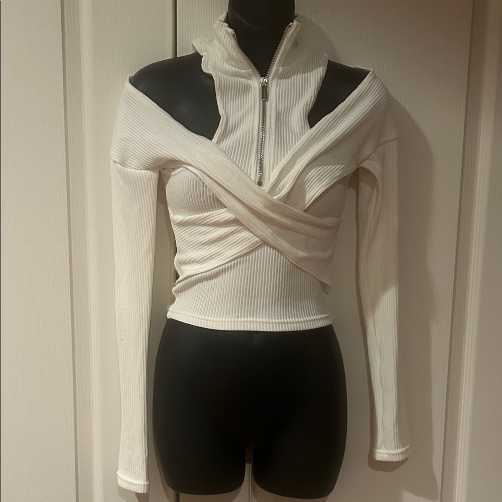 Maniere De Voir Cream Ribbed Off-Shoulder Top size 6